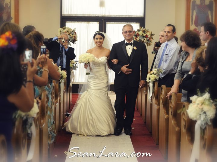 30 Must Have Wedding Photos