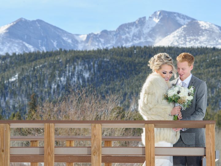Small Winter Wedding – Estes park