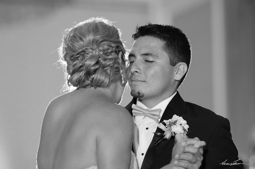 how to photograph weddings, wedding photography tips